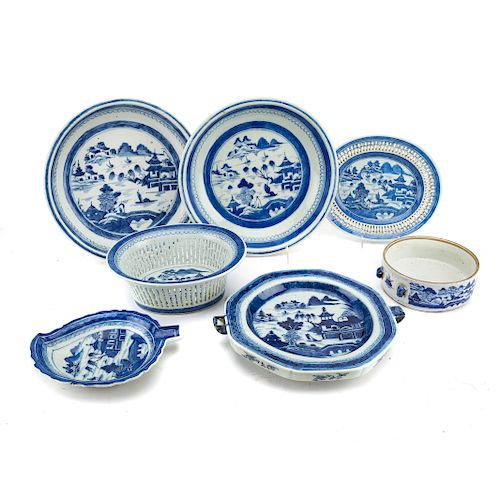 Seven Chinese Export Canton porcelain objects