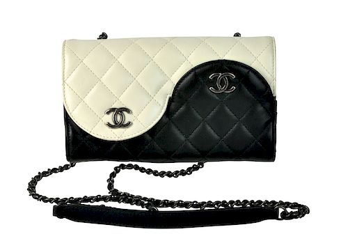 Black & White Leather CHANEL 'Ying Yang' Bag