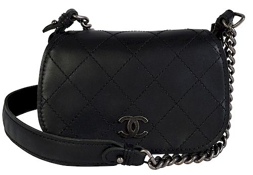 CHANEL Black Leather Shoulder Bag