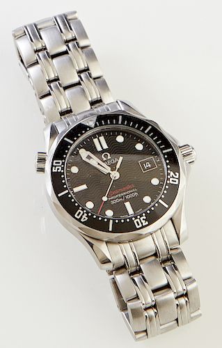 Omega Seamaster Professional 300 M "Bond" Stainless Steel Wristwatch, with a black face wth date window and a black bezel, with a Cal 1538 Movement, a