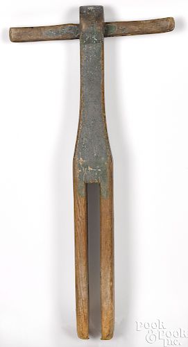 Pennsylvania painted bed wrench