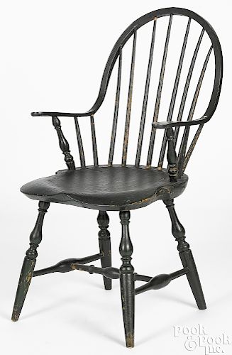 New England continuous arm painted Windsor chair