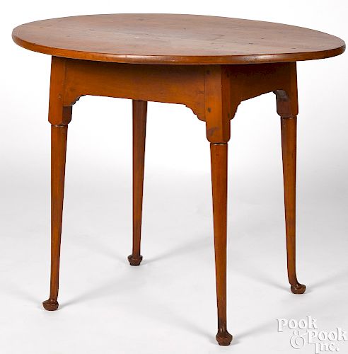 New England Queen Anne pine and maple tavern table