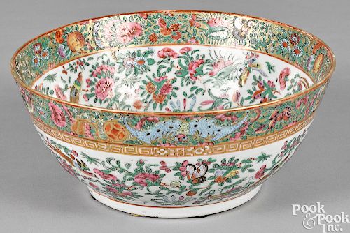 Chinese export porcelain famille rose bowl