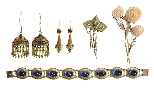 Selection of Vintage Jewelry