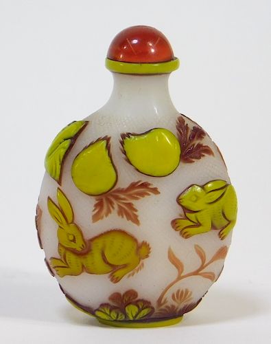 Chinese Carved Peking Glass Rabbit Snuff Bottle