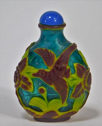 Chinese Carved Peking Glass Birds Snuff Bottle