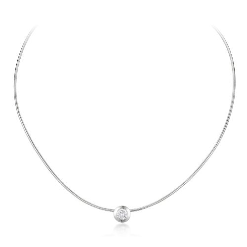 A Platinum Diamond Pendant Necklace