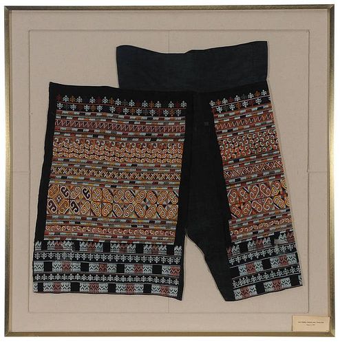 Woman's Embroidered Pants