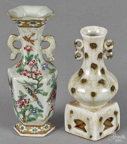 Chinese famille rose porcelain vase, 5 1/2'' h., together with a pottery vase, 20th c., 5'' h.