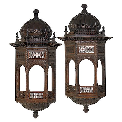 PAIR OF ANGLO-INDIAN HANGING DISPLAY CABINETS