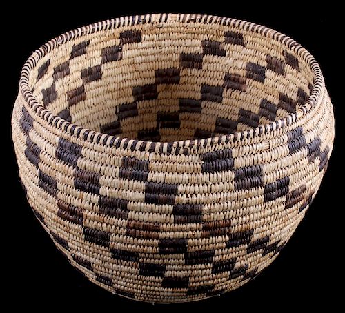 Southwestern Native American Hand Woven Basket
