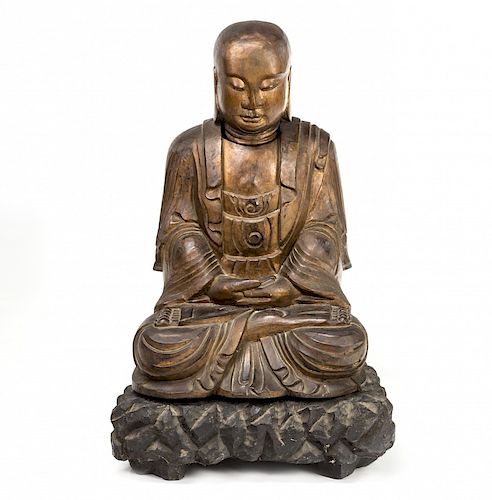 "Buddha", Chinese sculpture in carved and gilt wood, first  "Buda", escultura china en madera tallada y dorada, del pri