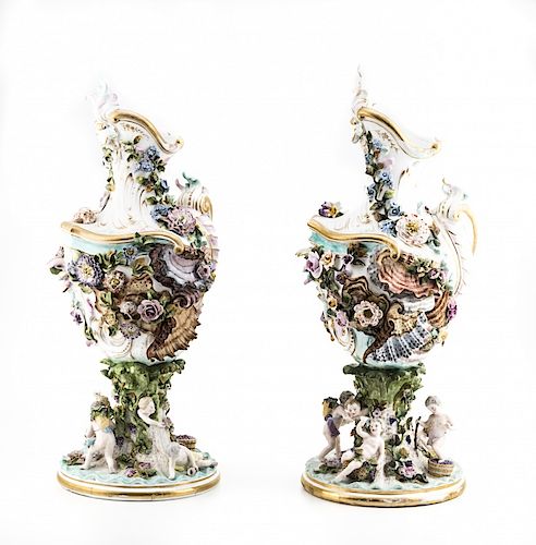 Pair of big "potpourri" vases in Meissen-like Saxony porcel Pareja de grandes jarrones "potpourri" en porcelana de Sajo