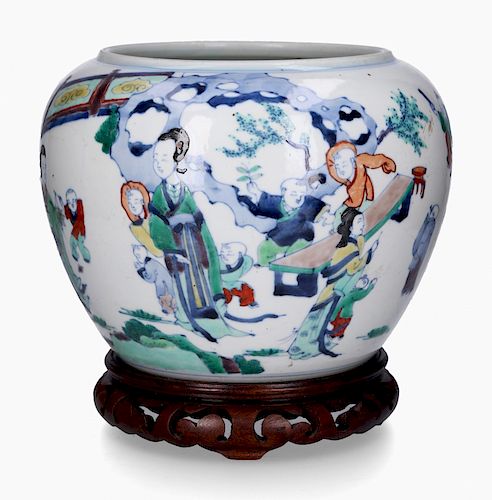 Chinese porcelain jardiniere, first third of the 20th Centu Jardinera china en porcelana, del primer tercio del siglo XX