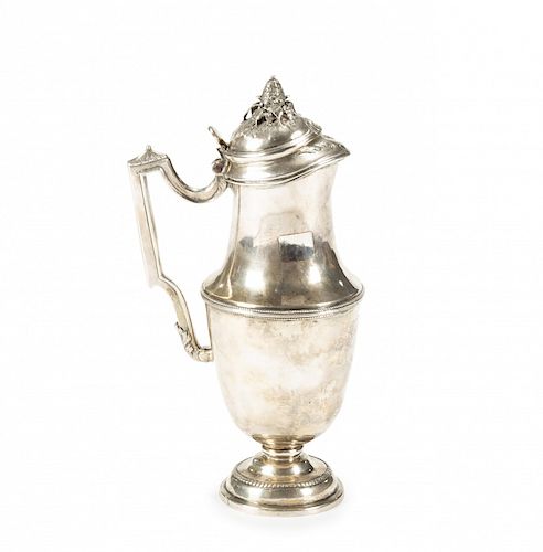 Spanish Charles IV silver jug, late 18th Century Jarra española Carlos IV en plata, de finales del siglo XVI