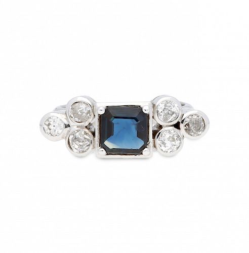 Sapphire and diamonds ring Sortija de zafiro y diamantes