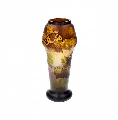  Daum Frères, Vase with poplar branches, Polychrome glass o  Daum Frères, Jarrón con ramas de chopo, Vidrio polícromo d