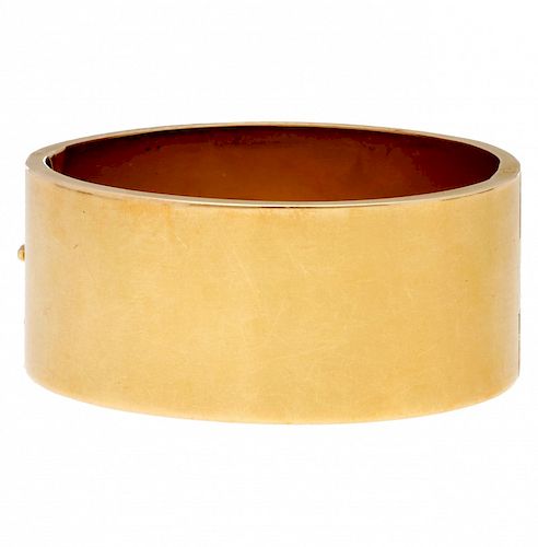 Gold bangle bracelet, first third of the 20th Century  Pulsera esclava en oro, del primer tercio del siglo XX