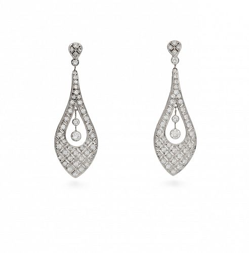 Diamonds long earrings Pendientes largos de diamantes