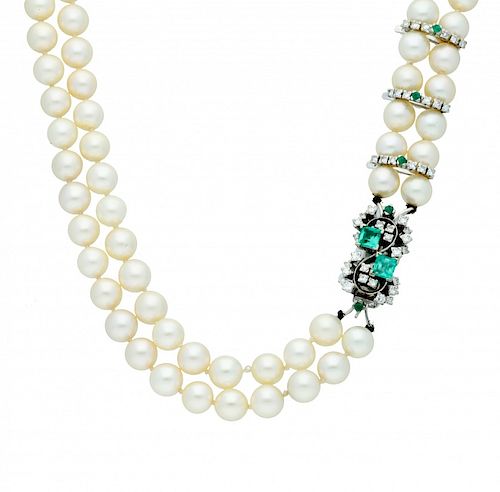 Double strand pearls necklace, circa 1950 Collar de dos vueltas de perlas, hacia 1950