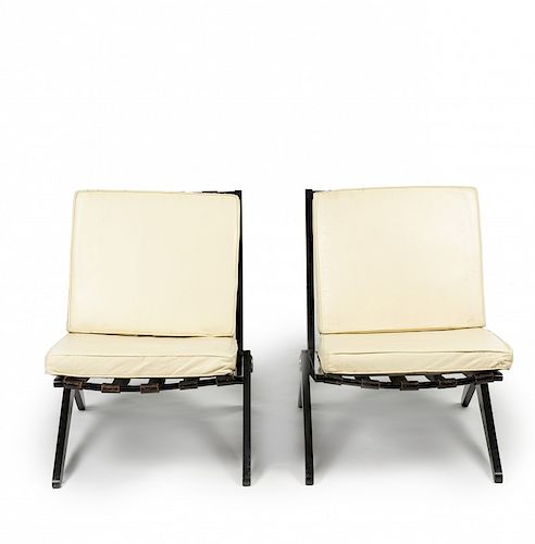Pierre Jeanneret, Pair of "Scissor chair, Model 92" armchai Pierre Jeanneret, Pareja de sillones "Scissor chair, Model 