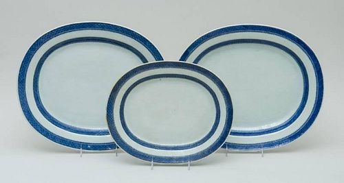 SET OF THREE CHINESE EXPORT PORCELAIN OVAL PLATTERS