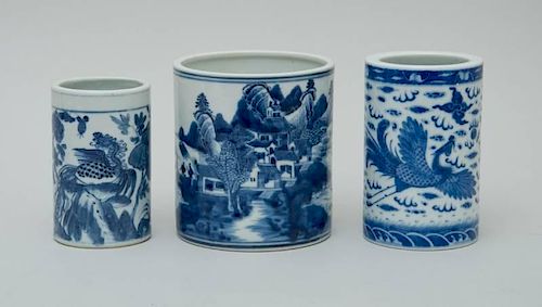 GROUP OF THREE CHINESE BLUE AND WHITE PORCELAIN CYLINDRICAL JARS