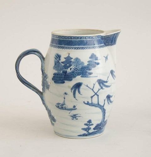 CANTON BLUE AND WHITE PORCELAIN WILLOW PATTERN BARREL-FORM CIDER PITCHER