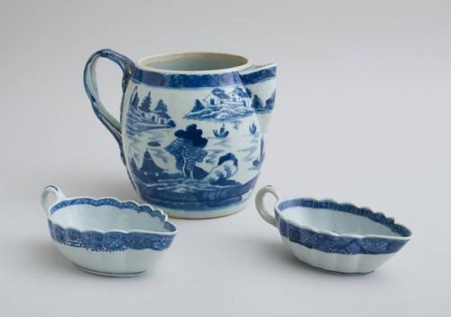 CANTON BLUE AND WHITE PORCELAIN WILLOW PATTERN BARREL-FORM CIDER JUG AND A PAIR OF SAUCE BOATS