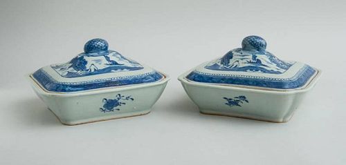 PAIR OF CANTON BLUE AND WHITE PORCELAIN WILLOW PATTERN VEGETABLE DISHES AND COVERS