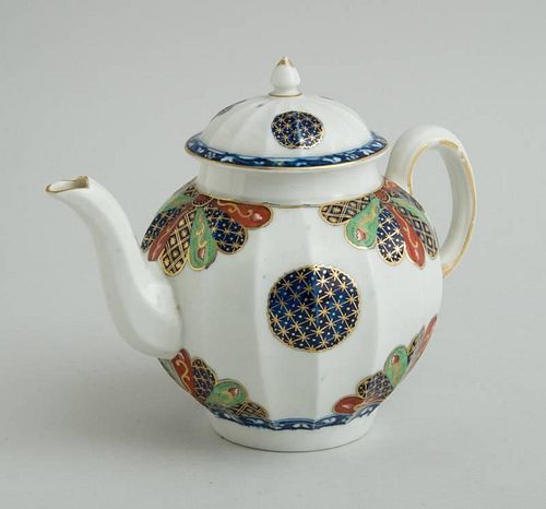 WORCESTER PORCELAIN TEAPOT AND COVER