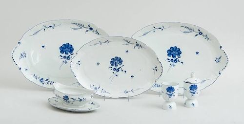 MODERN CHANTILLY PORCELAIN FORTY-ONE-PIECE PART DINNER SERVICE, IN THE CARNATION PATTERN