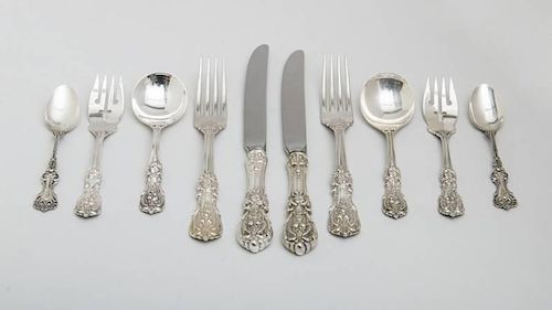 REED & BARTON SILVER 165-PIECE FLATWARE SERVICE, IN THE FRANCIS I PATTERN