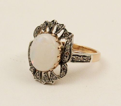 18K DIAMOND AND OPAL LADY'S RING