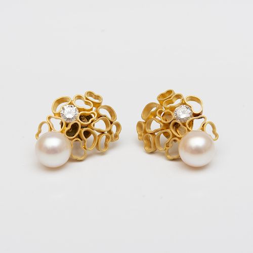Andrew Grima Pair of 18k Gold and Cultured Pearl Earclips