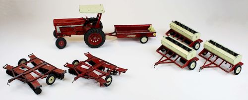 Ertl International Harvester tractor & pieces