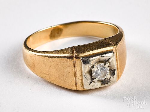 14K yellow gold and diamond ring, 3.7 dwt.