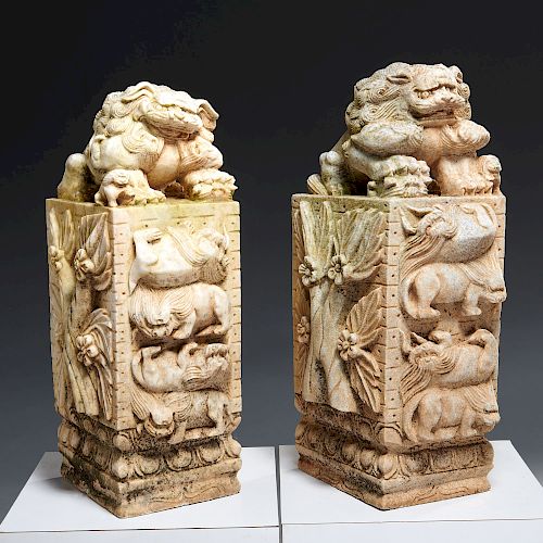 Pair marble guardian foo lions