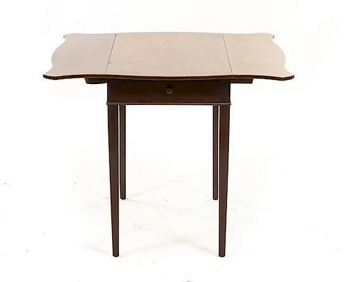A Georgian Style Mahogany Pembroke Table, Height 28 x width 30 x depth 19 inches (closed).