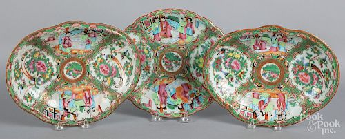 Three Chinese export porcelain serving dishes