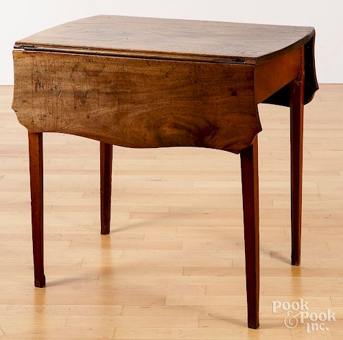 New England Federal mahogany Pembroke table