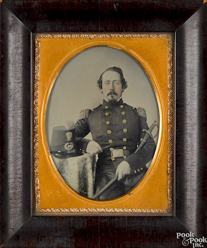 Civil War ambrotype of an officer