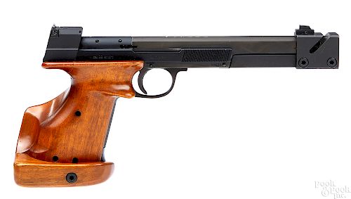 Hammerli International target pistol