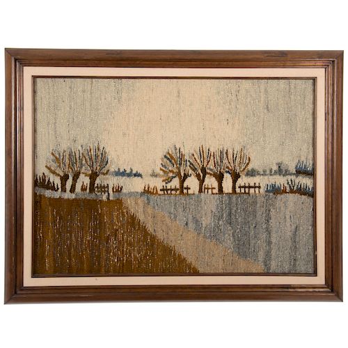 Tapiz. Polonia. Siglo XX. paisaje invernal. Bordado en lana. Enmarcado en madera tallada.