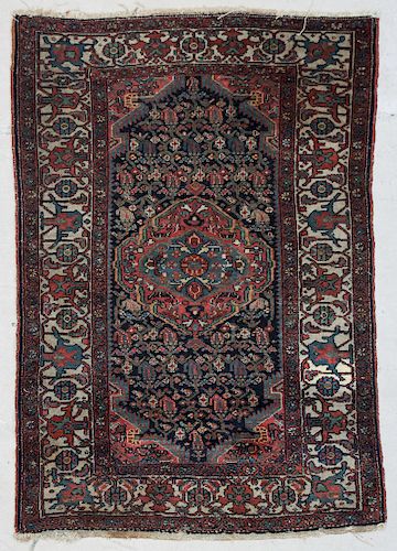 Antique Hamadan Rug: 3'5" x 4'11" (103 x 149 cm)