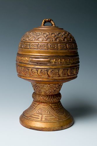 A GILT WOOD RITUAL CONTAINER AND COVE, 19TH C.