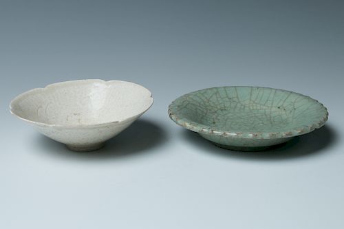 TWO CERAMIC DISHES, MING