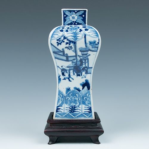 BLUE AND WHITE FACETED VASE, 19TH C.