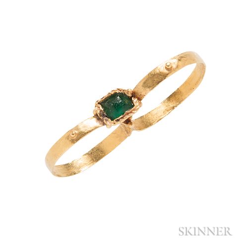 Gold and Emerald Double-finger Ring